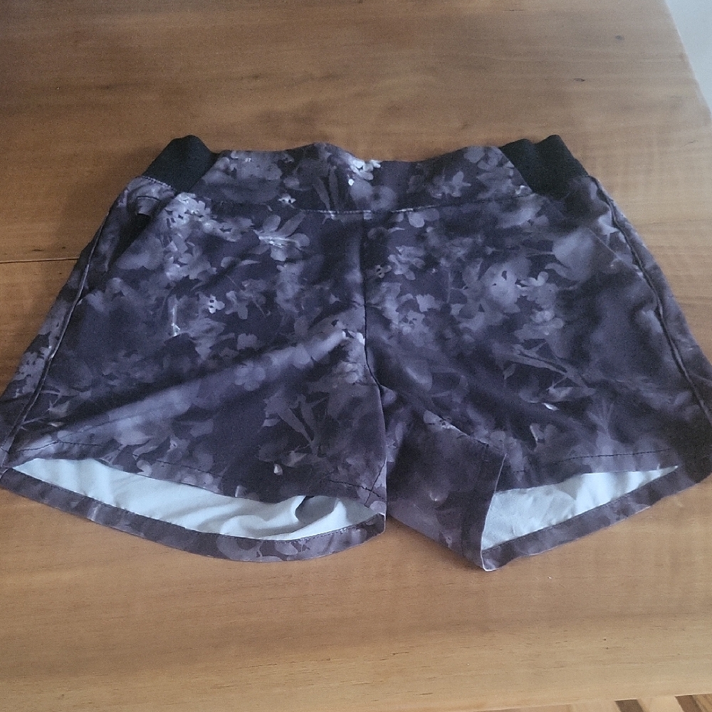 Athleta Black Floral Camo Athletic Shorts
